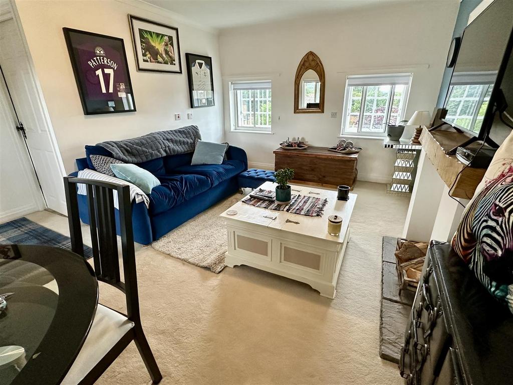 Living room/dining