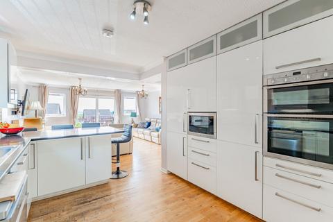 40 Abercrombie Drive, Bearsden, Glasgow, G61 4RR