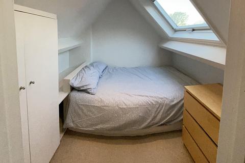 3 bedroom flat for sale, Corfton Road, London, W5