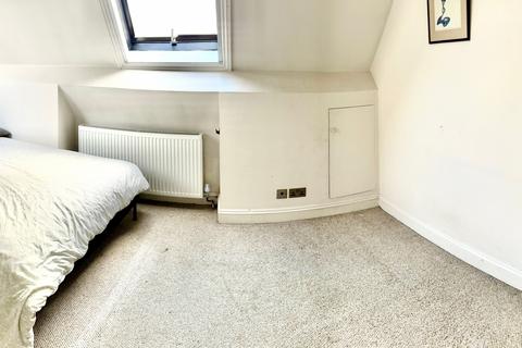 3 bedroom flat for sale, Corfton Road, London, W5