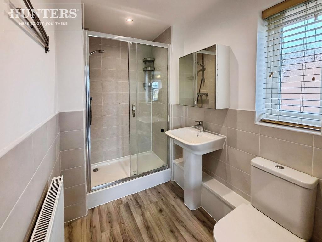 Pbox-bathroom-332427.JPG