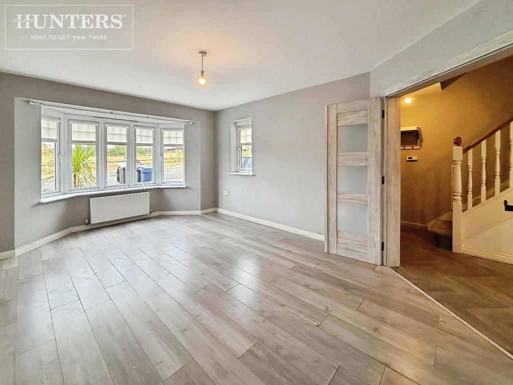 Pbox-living room-332427.JPG
