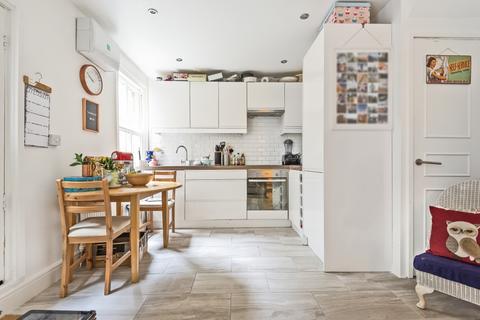 2 bedroom maisonette to rent, Durban Road, West Norwood, London, SE27