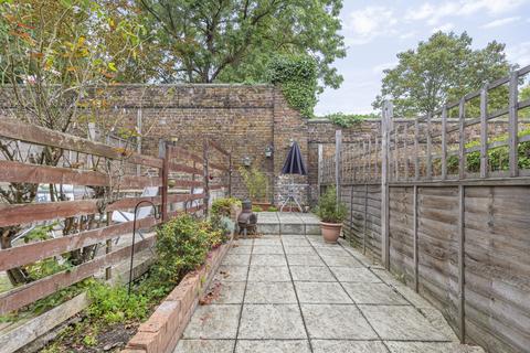 2 bedroom maisonette to rent, Durban Road, West Norwood, London, SE27