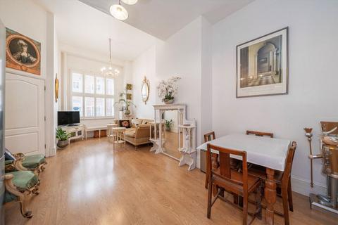 undefined, Thames Street, Sunbury-On-Thames TW16