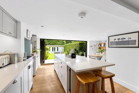3 bedroom semi-detached house for sale, London Road, Westerham, Kent, TN16