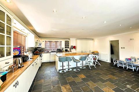 43 Holmcroft Way, Bromley, BR2 8AD