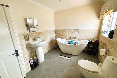 43 Holmcroft Way, Bromley, BR2 8AD