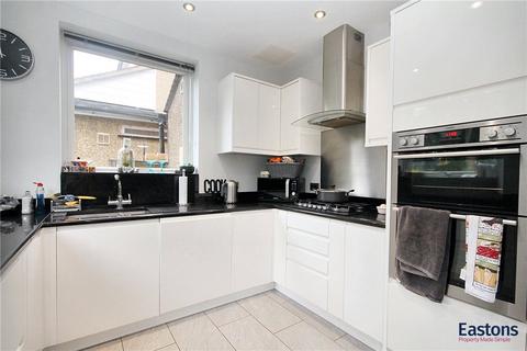 15 The Spinney, Epsom, KT18 5QX