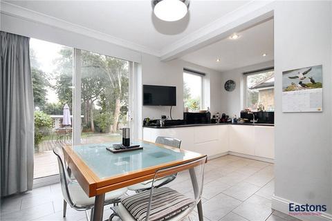 15 The Spinney, Epsom, KT18 5QX