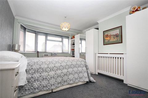 15 The Spinney, Epsom, KT18 5QX