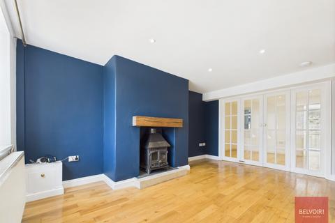 3 bedroom terraced house to rent, Station Road,, Loughor, Swansea, SA4
