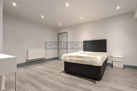 1 bedroom flat to rent, Merchants Hall, St George Square, Huddersfield, HD1 1JF