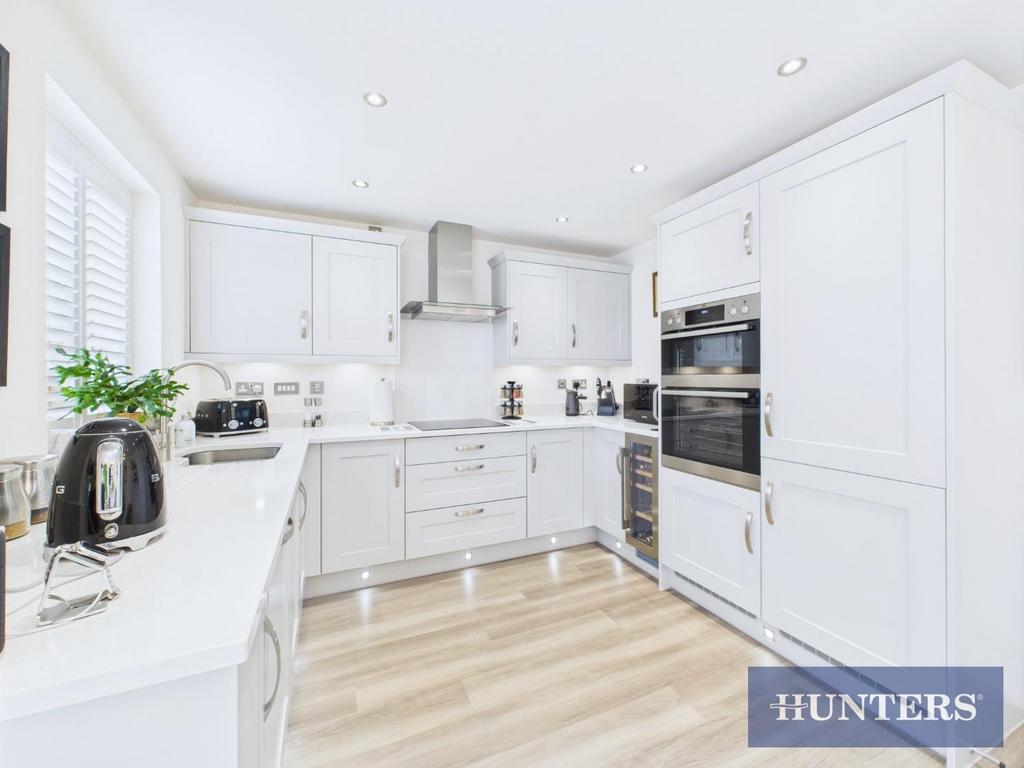 CAM05333 G0-PR0189-STILL017.jpg