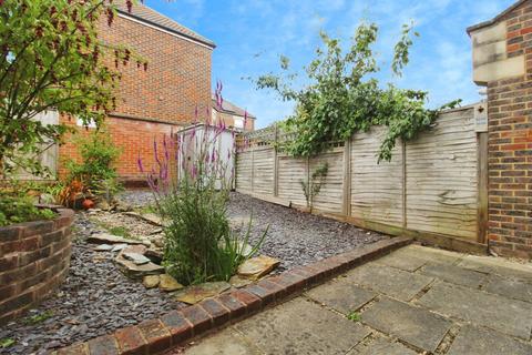 39 Dowland Close, Swindon, SN25 2GD