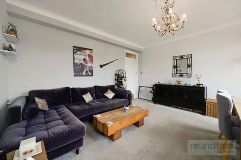3 bedroom apartment for sale, Brampton Court, Brampton Grove