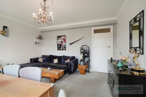 3 bedroom apartment for sale, Brampton Court, Brampton Grove
