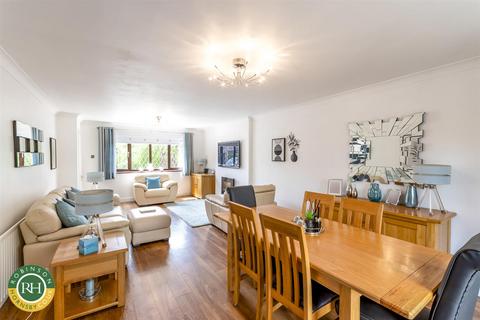 undefined, Lyndale Avenue, Edenthorpe, Doncaster