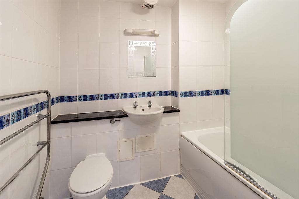 Bathroom.jpg