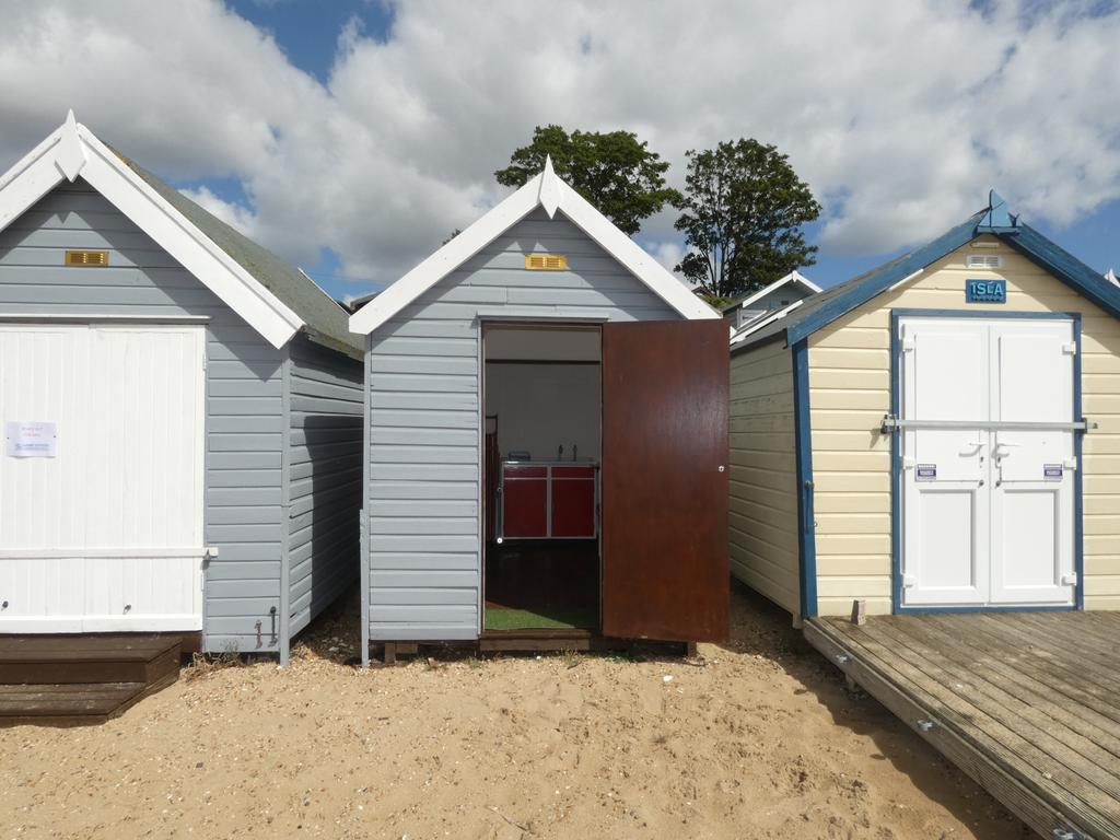 0 Bedroom Beach Hut for Sale