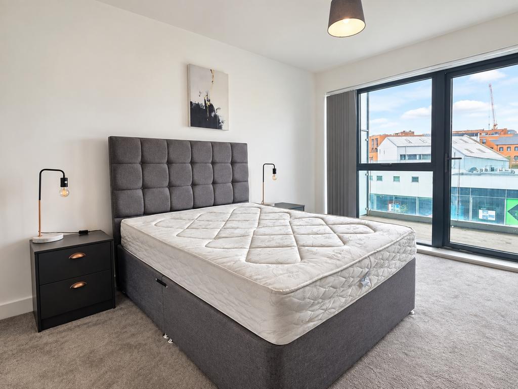 Apartment in West Midlands - View 5