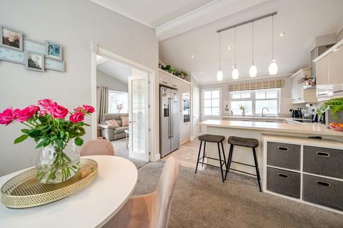 2 bedroom bungalow for sale, Takeley Park, Takeley CM22