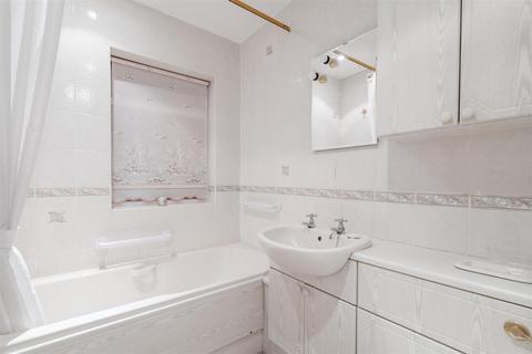 17 Austrey Close, Knowle, Solihull, B93 9JE