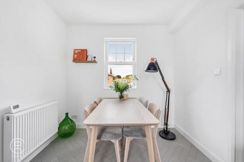 2 bedroom flat for sale, Church Gardens, London, W5