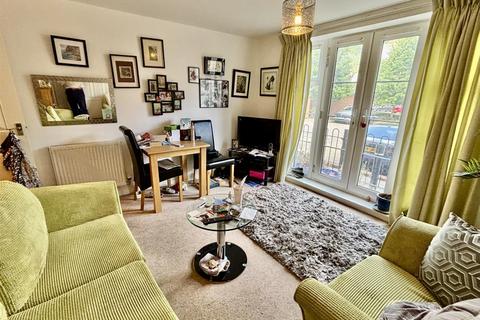 1 bedroom flat for sale, Silver Streak Way, Rochester