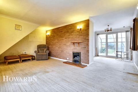 3 bedroom detached house for sale, Bishops Walk, Gunton