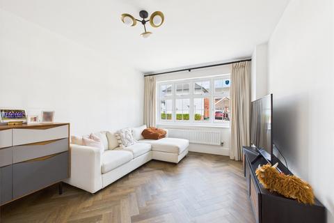 4 Wadley Close, Gloucester, GL1 3FE