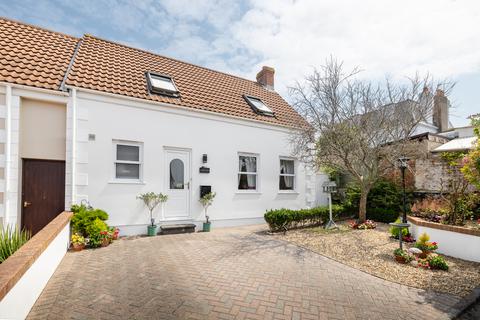 3 bedroom semi-detached house for sale, Hougue St Clair, St. Sampson, Guernsey