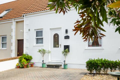 3 bedroom semi-detached house for sale, Hougue St Clair, St. Sampson, Guernsey