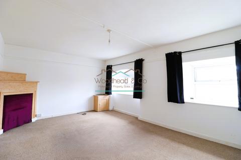 2 bedroom triplex to rent, Sheep Street, Wellingborough, NN8 1BZ