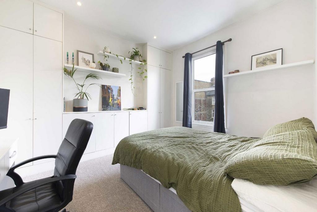 Apartment in London - View 5
