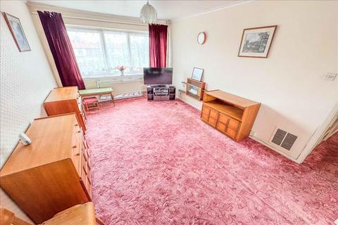 12 The Dell, Feltham, TW14 0JF