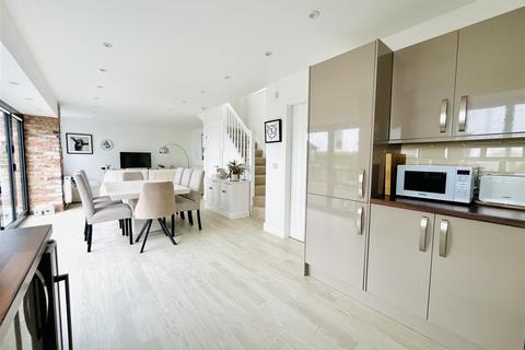 undefined, Attenburys Lane, Timperley, Altrincham