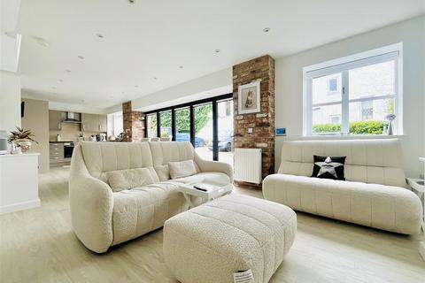 undefined, Attenburys Lane, Timperley, Altrincham