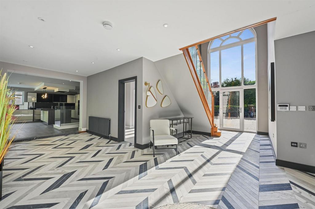 OL-WAZ-2 Glanthams Close-28.jpg