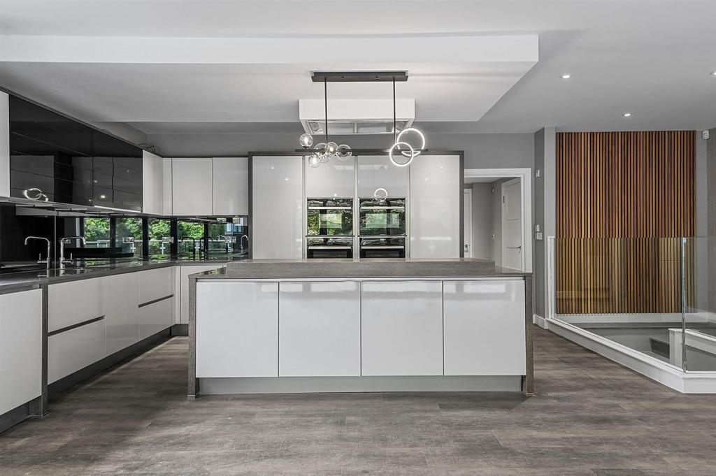 OL-WAZ-2 Glanthams Close-38.jpg