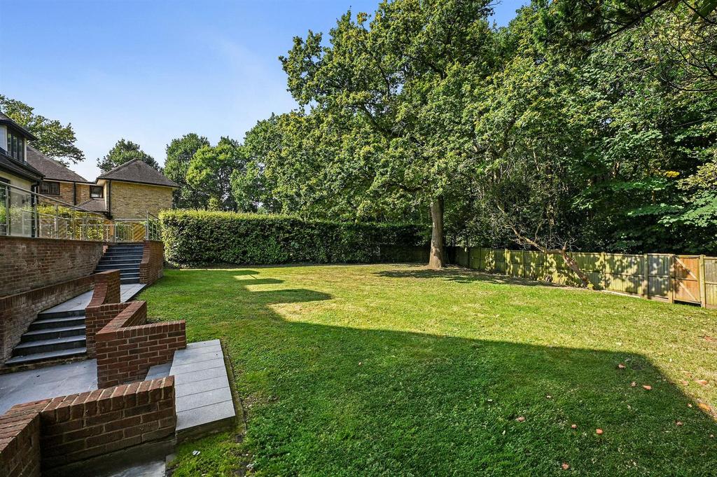 OL-WAZ-2 Glanthams Close-14.jpg