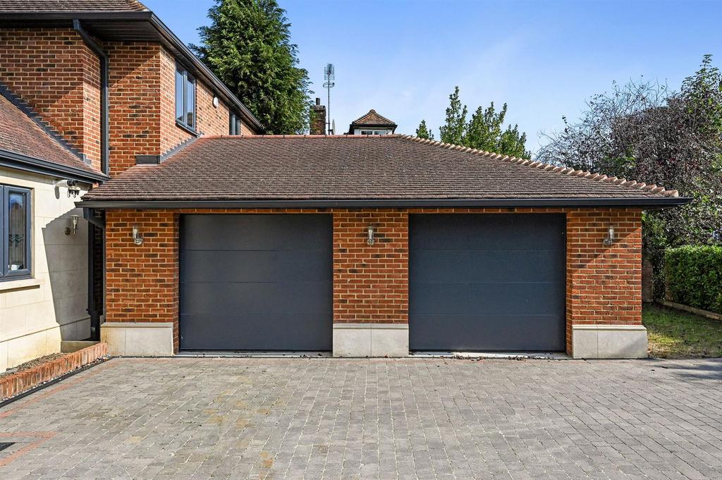 OL-WAZ-2 Glanthams Close-7.jpg