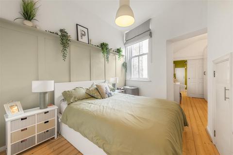 undefined, Upper Richmond Road, Putney, London