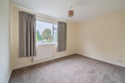3 Sherborne Walk, Leatherhead, KT22 8UL