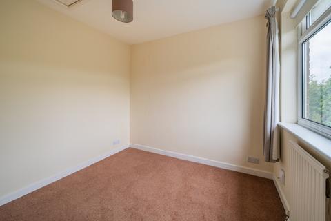 3 Sherborne Walk, Leatherhead, KT22 8UL