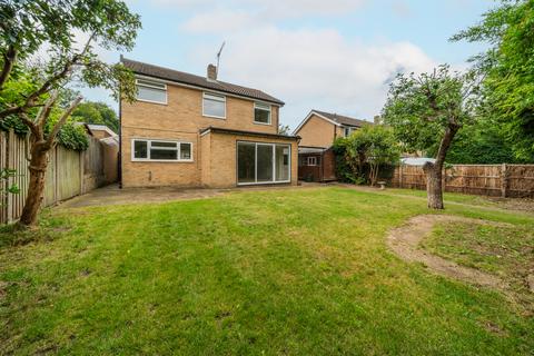 3 Sherborne Walk, Leatherhead, KT22 8UL