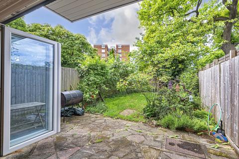 3 bedroom terraced house for sale, Giles Coppice, London