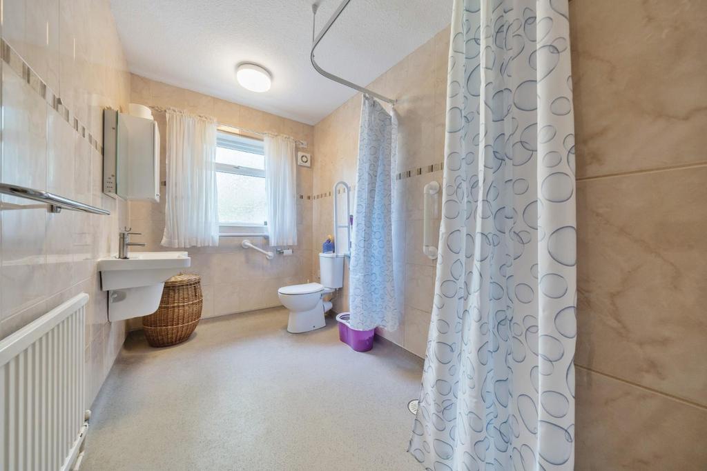 SHOWER WET ROOM.jpg