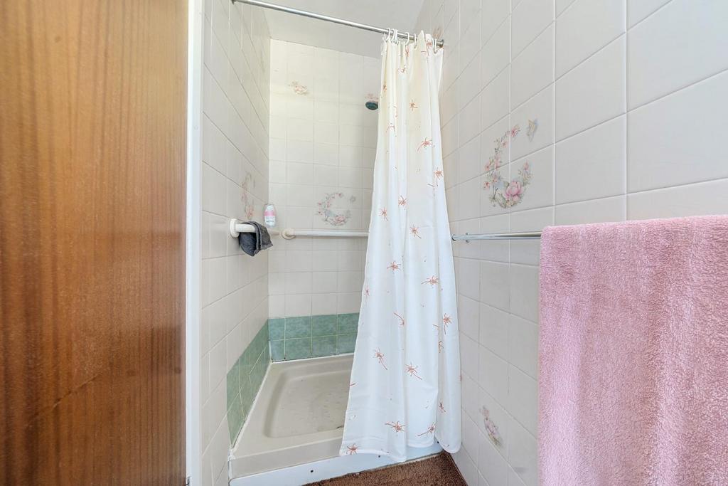 2 ND SHOWER ROOM.jpg