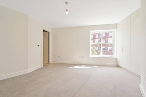 undefined, 1060-1072 High Road, London N20